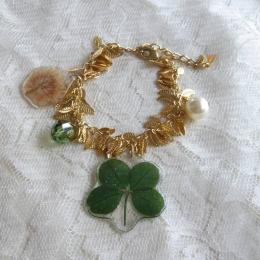 クローバーとシロツメクサのブレスレット