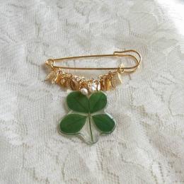 四つ葉のクローバーのショールピン