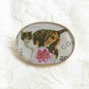 猫の切手とピンクのお花のブローチ