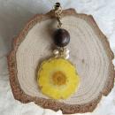 ムルチコーレとウッドビーズのストラップ