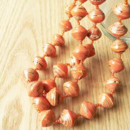 大きめビーズの2連ネックレス(オレンジ系)