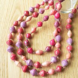 大きめビーズのロング ネックレス(ピンク系)