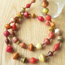 大きめビーズのロングネックレス(赤黄系)