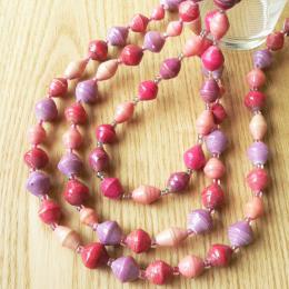 大きめビーズのショート ネックレス(ピンク系)