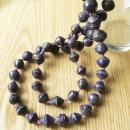 大きめビーズのショート ネックレス(パープル系)