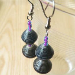 ビーズ2個付きロングピアス(パープル系)