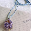 ドライフラワーを閉じ込めたネックレス(ブルー)