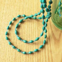 小さめビーズのショートネックレス(ブルー系)